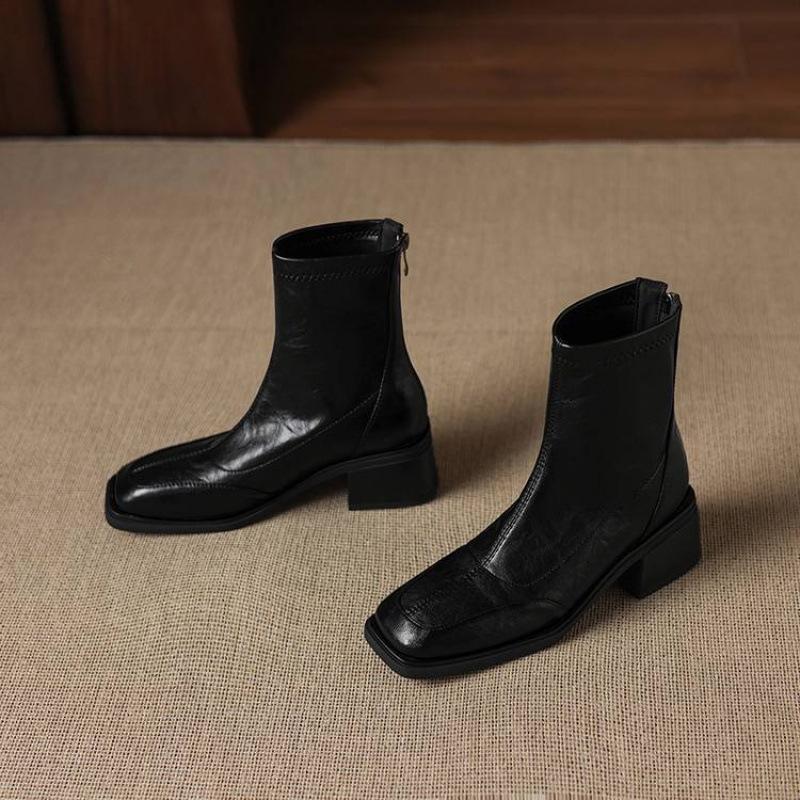 New leather women's large-size Martin boots solid color round head middle heel comfortable square heel autumn and winter rear zipper middle boots
