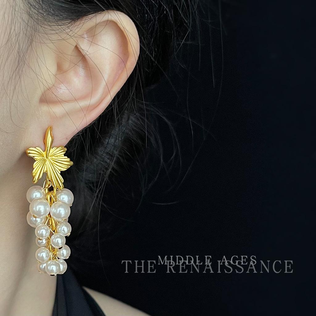 French Retro Court Style Handmade Glass Pearl Fringed Earrings Gentle Temperament Grape Leaf Design Earrings