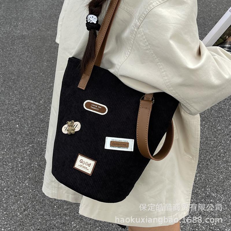 Corduroy Bag Women's Large Capacity 2025 New Autumn and Winter Versatile Shoulder Messenger Bag Casual Commuter Bucket Bag