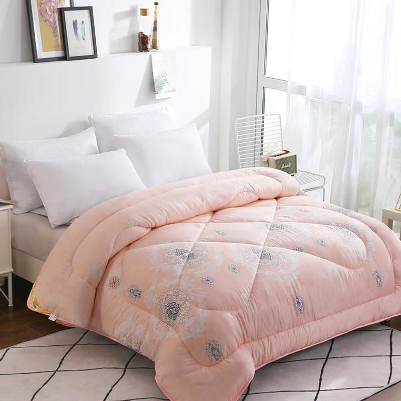 LISM All-Season Printed Quilt with Gift Box