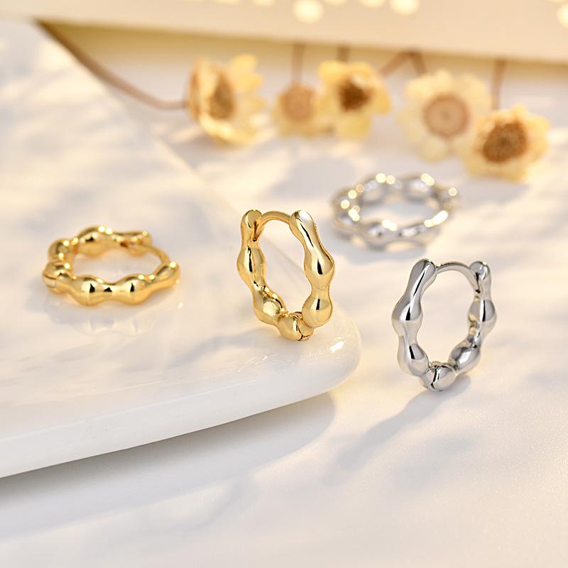 New High-end Bamboo Joint Hollow Gold Ear Buttons for Women's Niche Design Unique Earrings Earrings