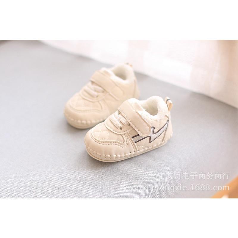 Winter One-year-old Boys and Girls Baby Walking Shoes Soft Soles 6-12 Months Infants and Young Children Shoes Warm Cotton Shoes Fall