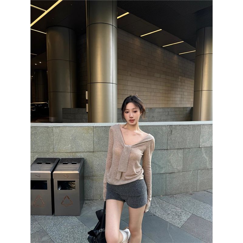 Sexy Pure Desire Suit Sexy V-neck Long-Sleeve Knitwear Tops Female Autumn High Waist Hip Lift Short Pants Two-piece Set
