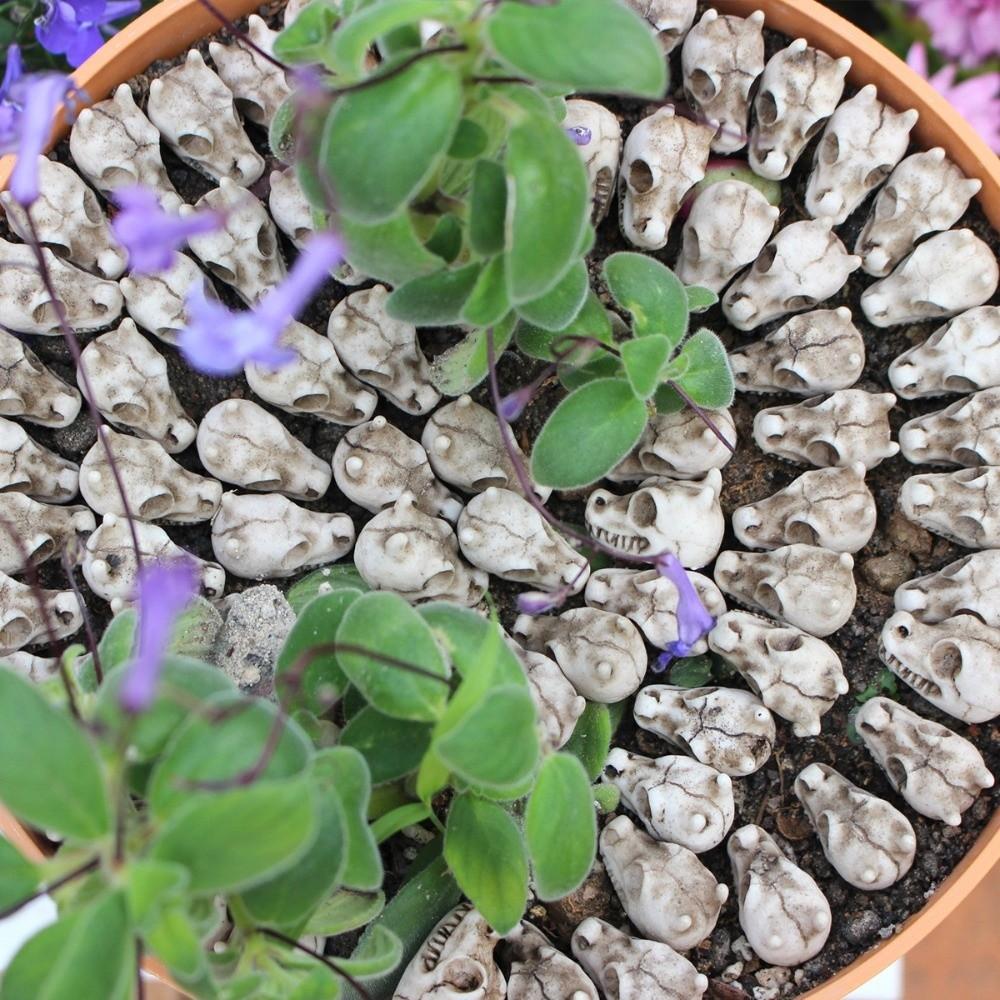 Mini Joy Garden Ghost Ornament Resin Skull Statue Decorations  Halloween Party