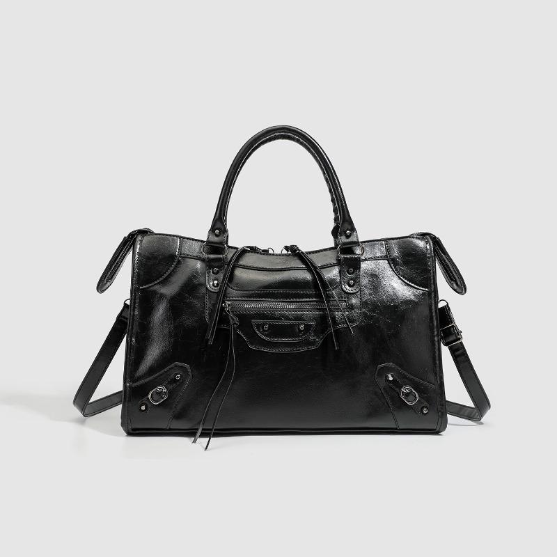 

Tide and cool Spice Girls locomotive bag women s new high-end texture retro rivet tote versatile handbag shoulder messenger bag чёрный