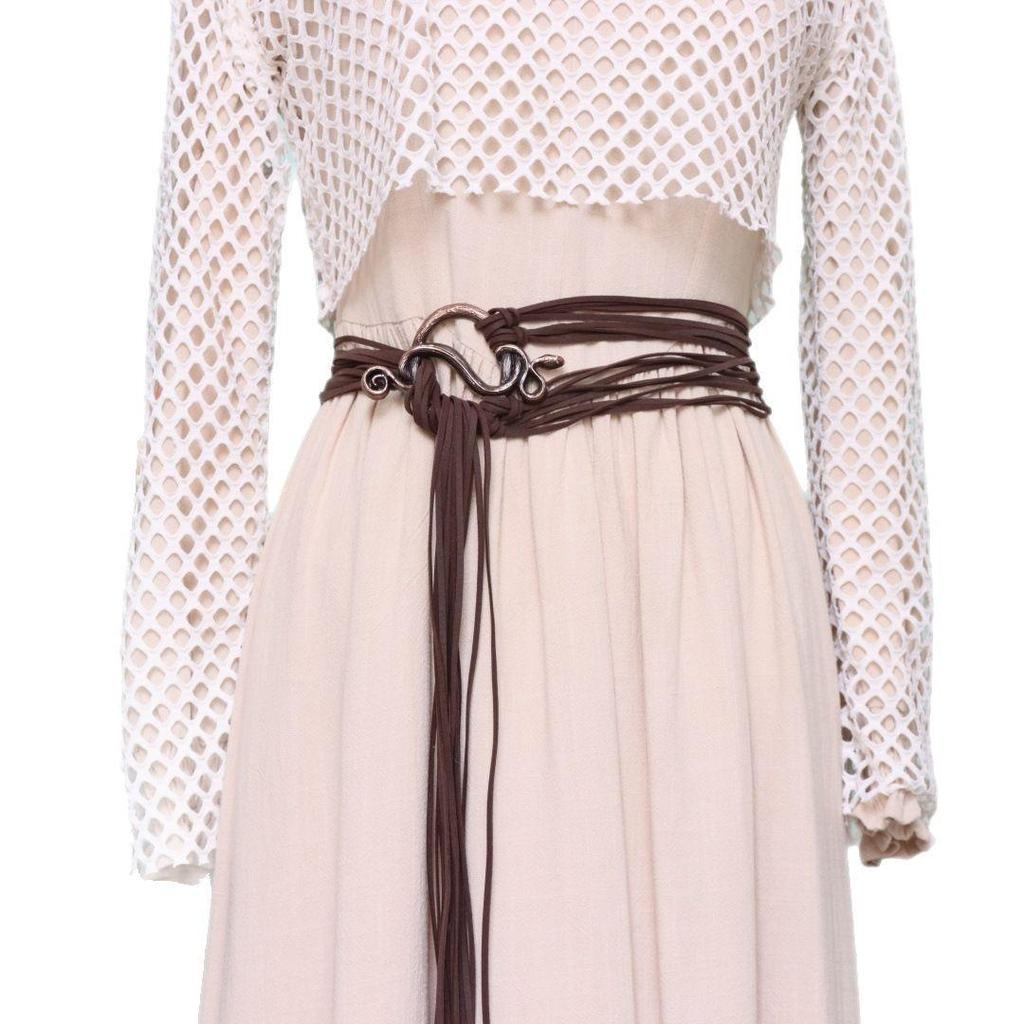 Serpentinenförmiger nordischer mittelalterlich-renaissancezeitlicher Webgürtel mit dekorativer Taillenkette