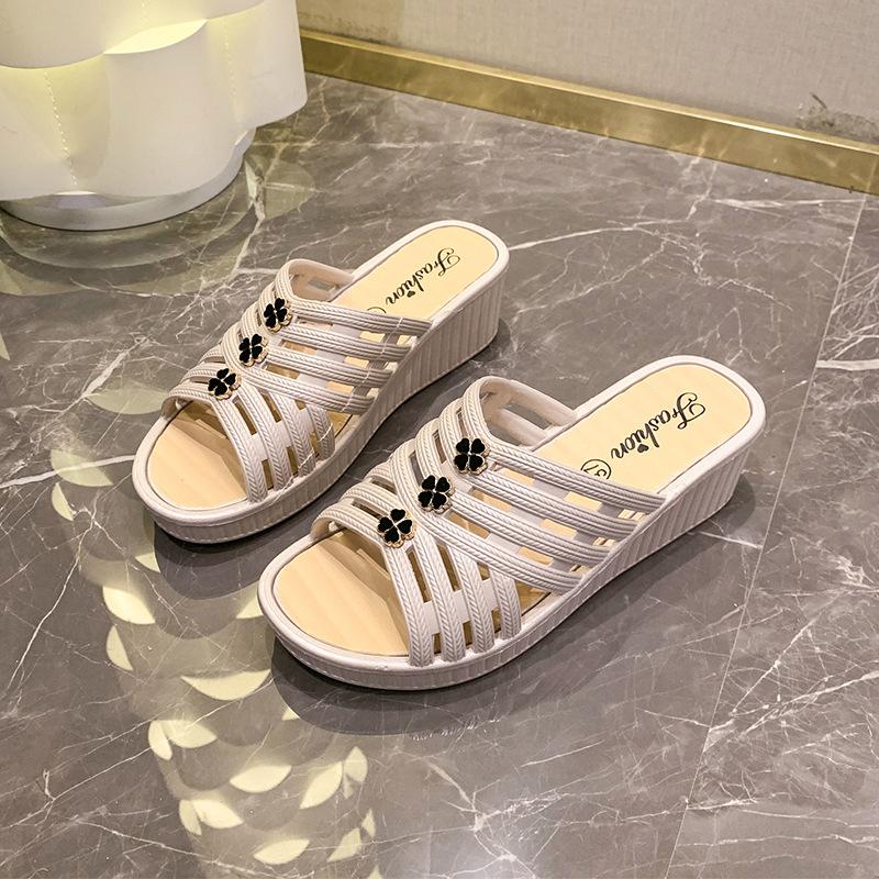 

Новые тапочки женские летние для улицы домашние на толстой подошве домашние для помещений и улицы нескользящие социальные женские с увеличением высоты каблука 40 абрикосовый