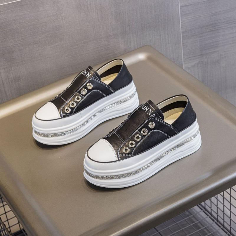 

Leather little white shoes women s spring new sports little white shoes women s versatile thick-soled heightening casual shoes board shoes 39 чорний