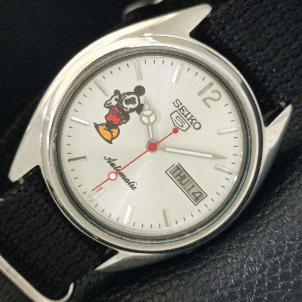

SEIKO 5 VINTAGE AUTOMATIC 7009A JAPAN MENS SILVER COLOR DIAL WATCH a700589-5 R203-a700589