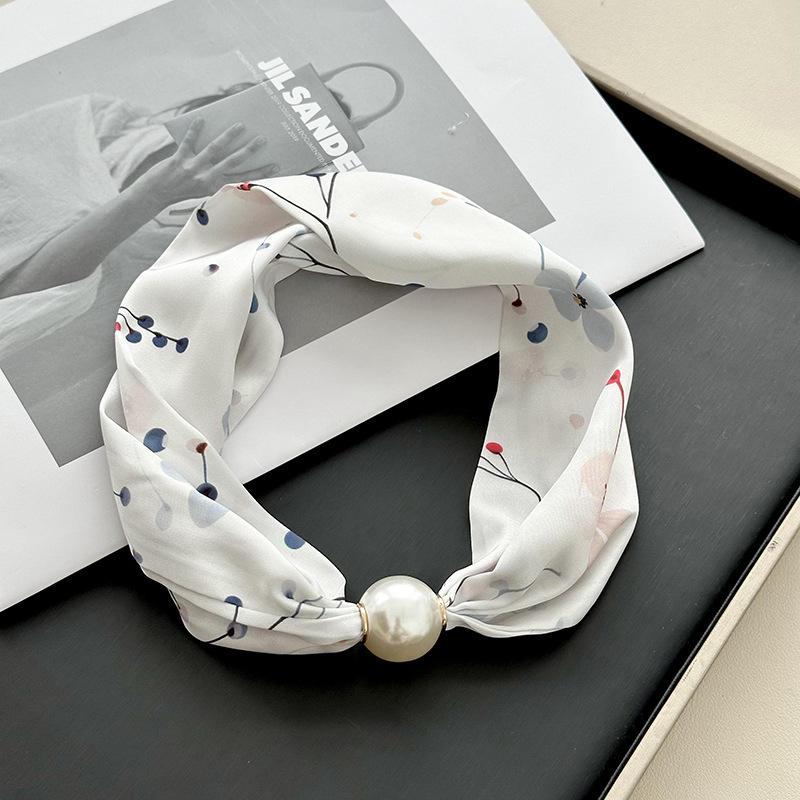 Pearl magnetic buckle small silk scarf women's lazy neck protection spring new versatile high-sense magnetic buckle necklace scarf