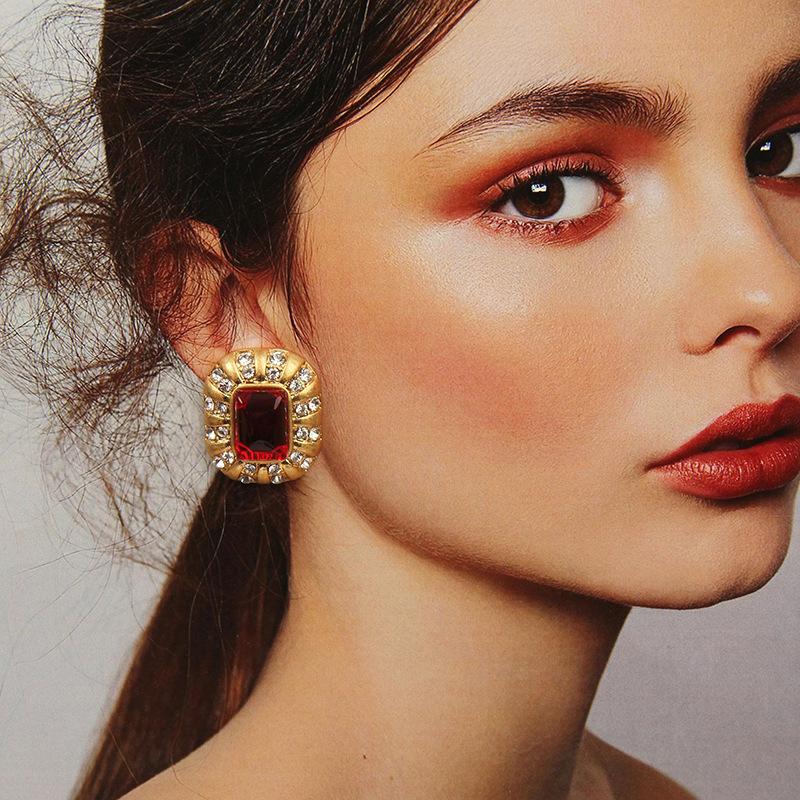 Square Oval Stud Earrings Niche Retro Personalized Earrings Light Luxury High-end Temperament Earrings