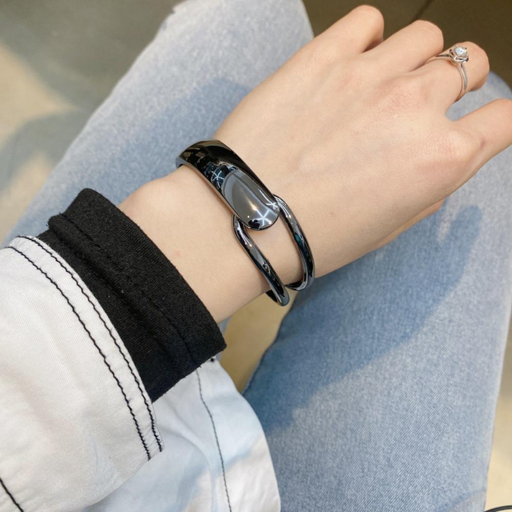 Ins Hollowed Bracelet Chic Temperament Open Bracelet Personalized Irregular Opening Bangle Girls
