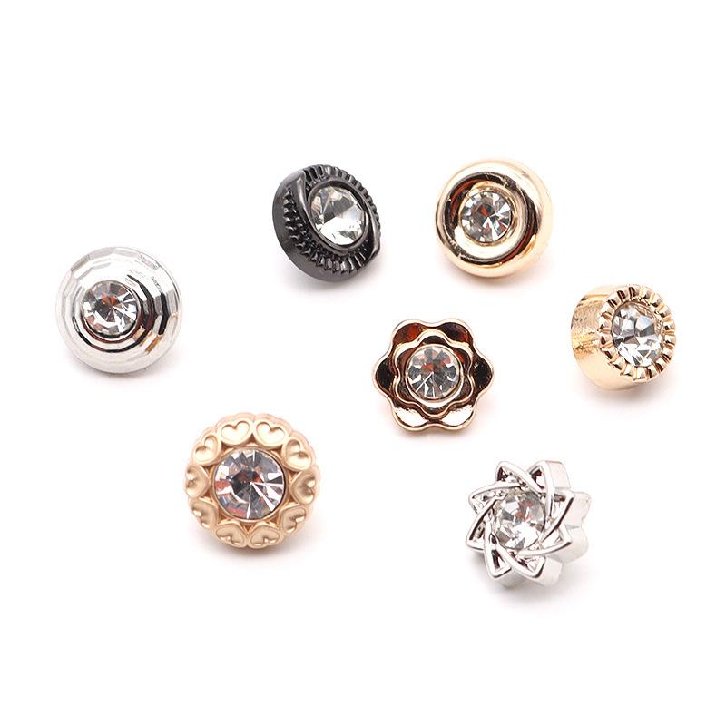 Hochwertige Metallknöpfe, Hochwertige Hemdknöpfe, Kragenknöpfe, Wollstrickjacke, Goldene Glas-Diamantknöpfe