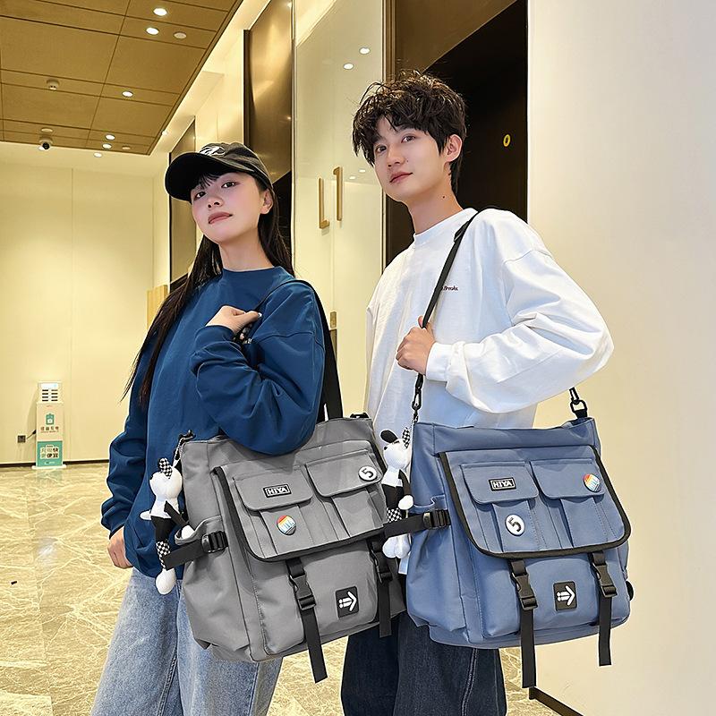 Gangfeng tooling locomotive ins neutral large-capacity student tutoring bag 25 spring new commuter shoulder messenger bag