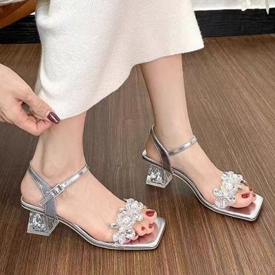 Sapatos femininos em promoção Moda Tira no tornozelo Sandálias femininas Verão Bico quadrado Bico aberto Vestido sólido Sandálias de salto bloco transparente