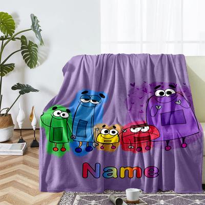Egyedi Névvel Nyomtatott StoryBots Témájú Takaró - Tökéletes Kanapéhoz, Ágyhoz, Utazáshoz és Kültéri Használatra | Gépben Mosható, Kényelmes és Tartós.