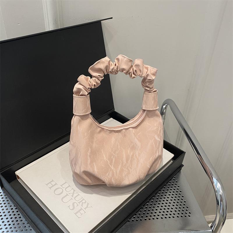 Autumn New Niche Design Fashionable Retro Handbag Casual Simple Small Fresh Crescent Bag