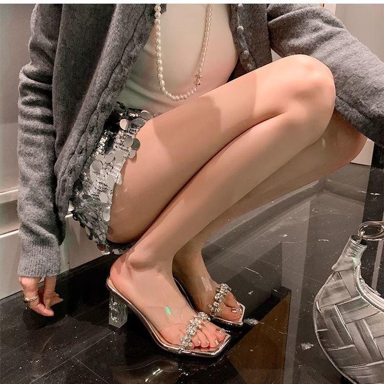 Strass transparent Gürtel silber dicke Absatz Sandalen 2025 Sommer quadratische Zehenpartie sexy hohe Absätze neues Wort coole Hausschuhe Damen