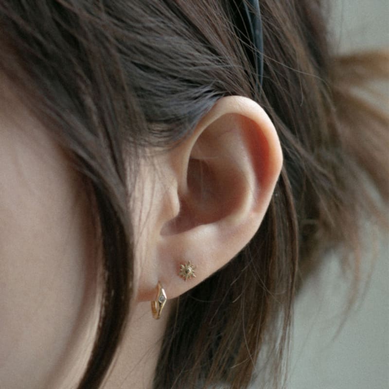 Youngglow 14k Middle Cubic Point One Touch Ring Earring