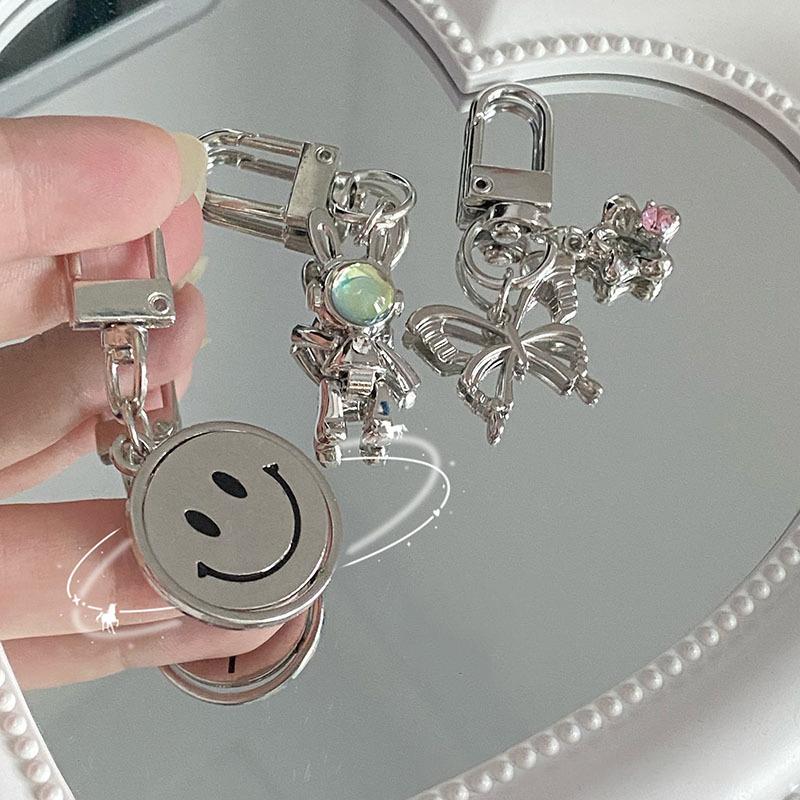 Personality Cool Crowe Heart Cross Key Chain Creative Revolving Smiley Face Bag Pendant For Lovers Gift