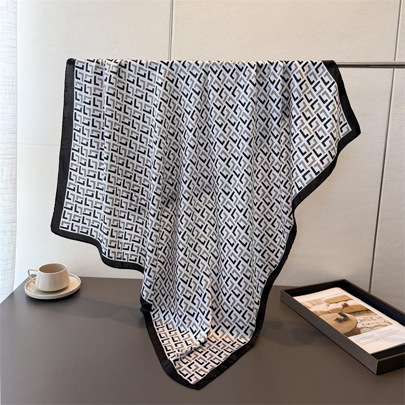 Classic Retro Presbyopia Satin Imitation Silk Printing Large Square Scarf Silk Scarf Shawl Headscarf Neck Protection Scarf