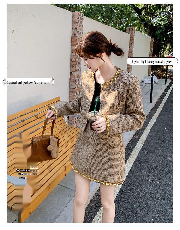 Szykowne tweedowe marynarki w kolorze złotym z cekinami i zestaw spódnic z koralikami dla kobiet