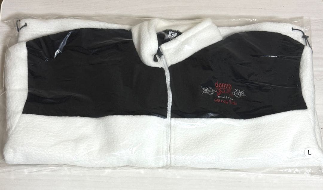 

[USED] Stray Kids dominATE JAPAN Boa Jacket