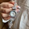 Round Wind Fashion Watch Diamond Strap Ladies Watch Femininity Bracelet Quartz Watch Women
