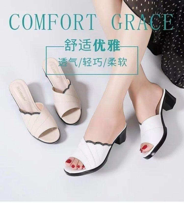 Cool slippers women's outer wear summer 2025 new thick heel real soft leather one-word soft bottom mother non-slip slippers