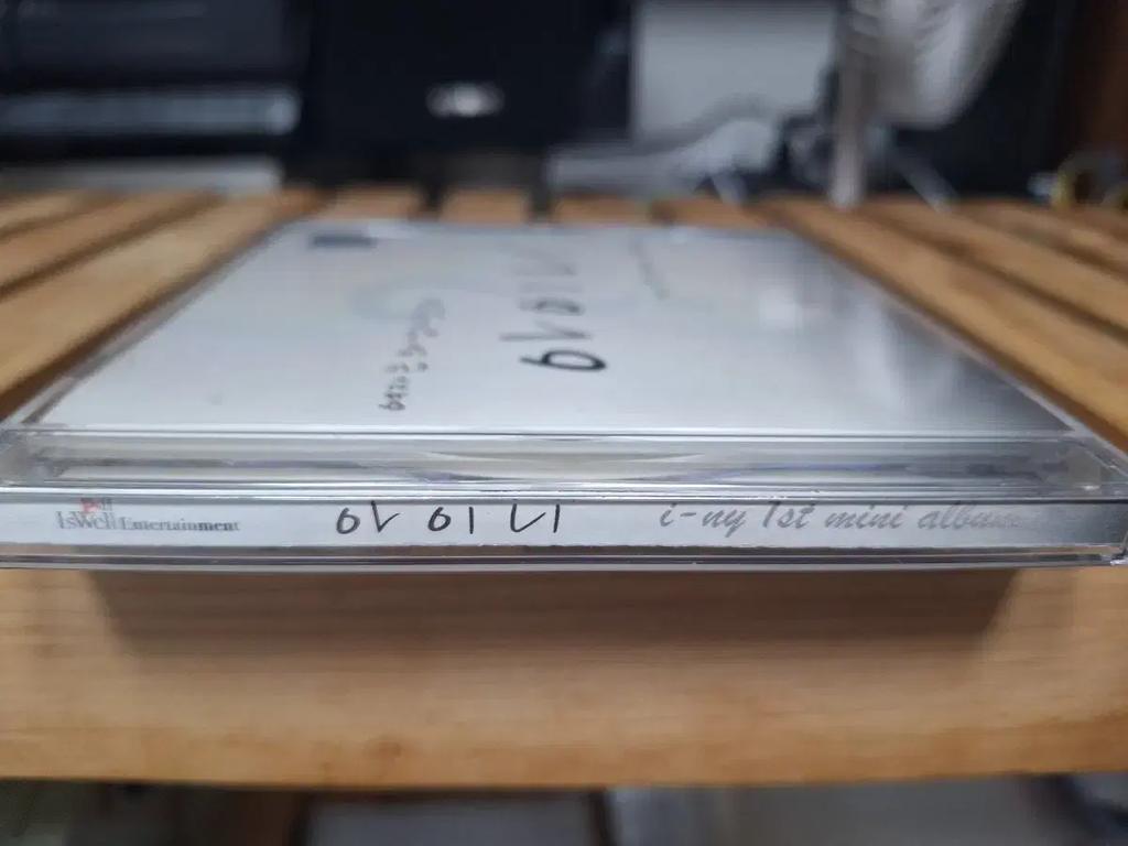 i-ny 1st Mini Album CD Used