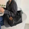 Large-capacity bag women's new niche work shoulder bag autumn and winter advanced sense college students class commuting tote bag