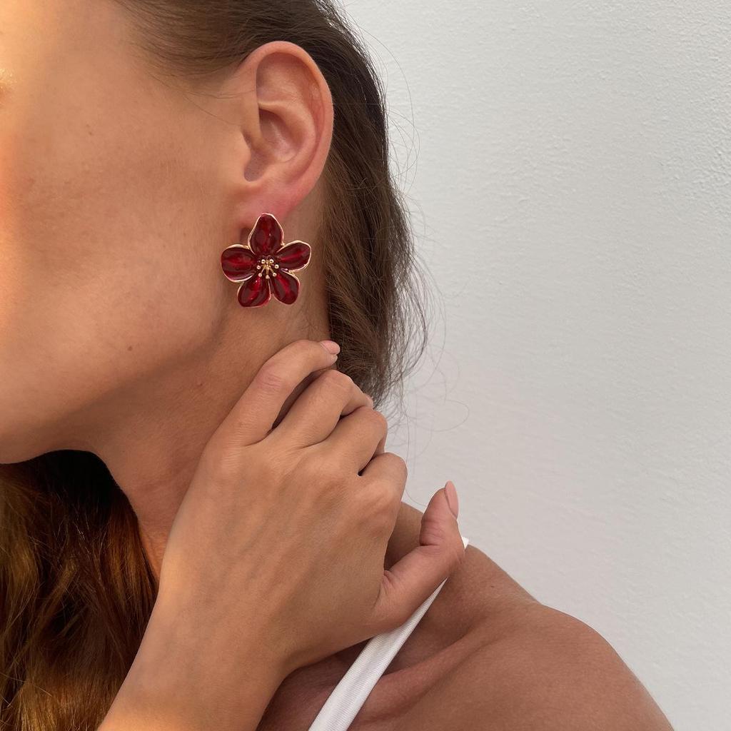 Chic Multi-color Enamel Flower Stud Earrings: Fashionable Alloy with Floral Drop Oil Design