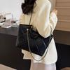 Fashionable large capacity portable commuter bag women's 2025 new simple diamond check chain bag shoulder tote bag