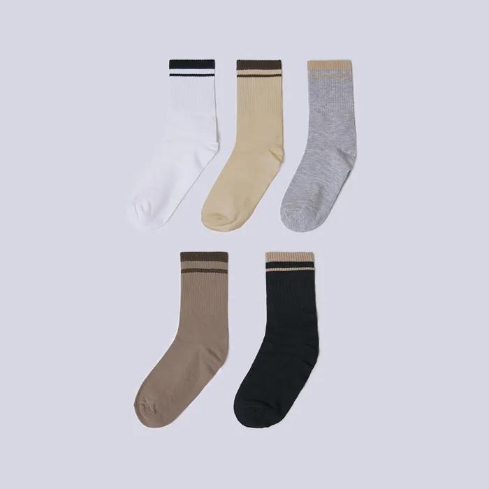 Pointed stripe ribbed quarter socks