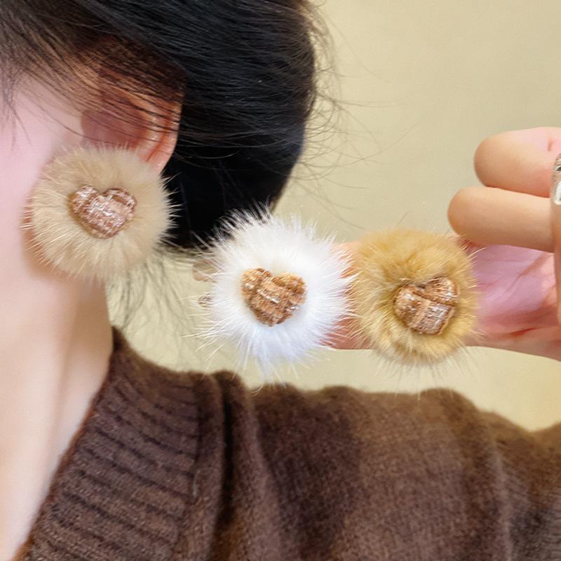 Super Immortal Versatile Temperament Hairy Peach Heart Hair Ball Earrings For Women