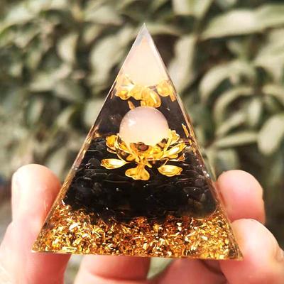Křišťálová pyramidová štěrk pryskyřičná stolní ozdoba