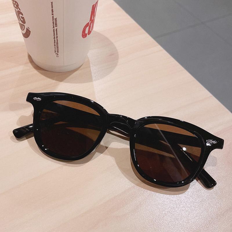 New Round Sunglasses Men Women Small Fashion Vintage High Quality Brand Designer Cat Eye Sun Glasses Hip Pop Black Blue Shadow