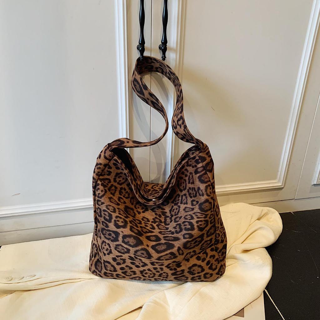 Leopard Print Suede Women's Bag - Autumn/Winter Large Capacity Retro Shoulder Bag, Trendy & Popular for Commuting.