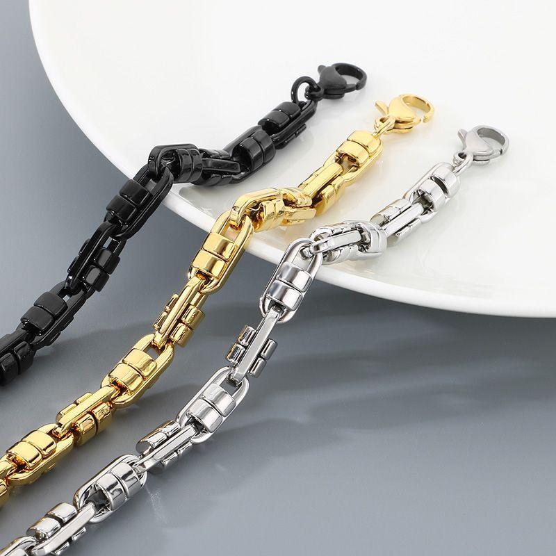 Men's Trendy Stainless Steel Interlocking Chain Necklace with Double Gear Splice Design