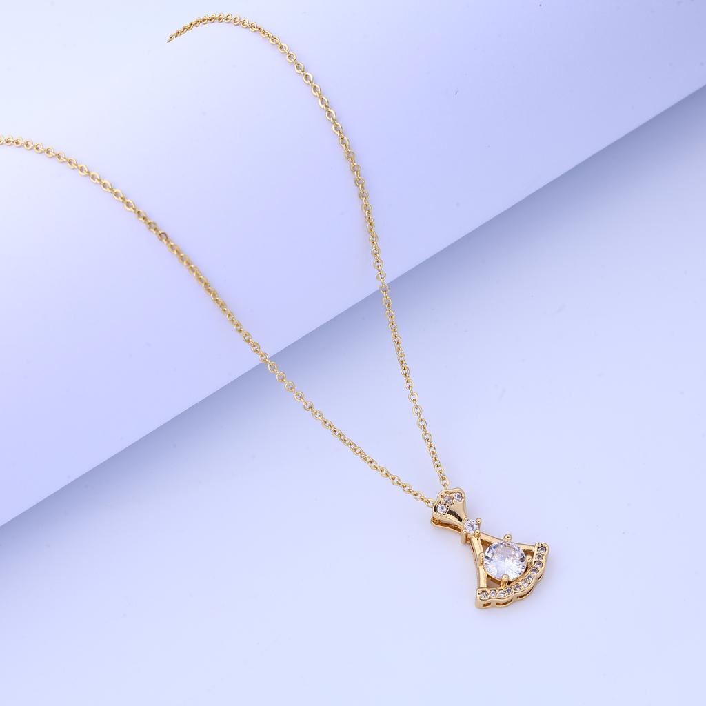 The New Titanium Steel Necklace Does Not Fade, Women's Summer Sense of Luxury, Niche Internet Celebrity Pendant, Versatile, Ligh