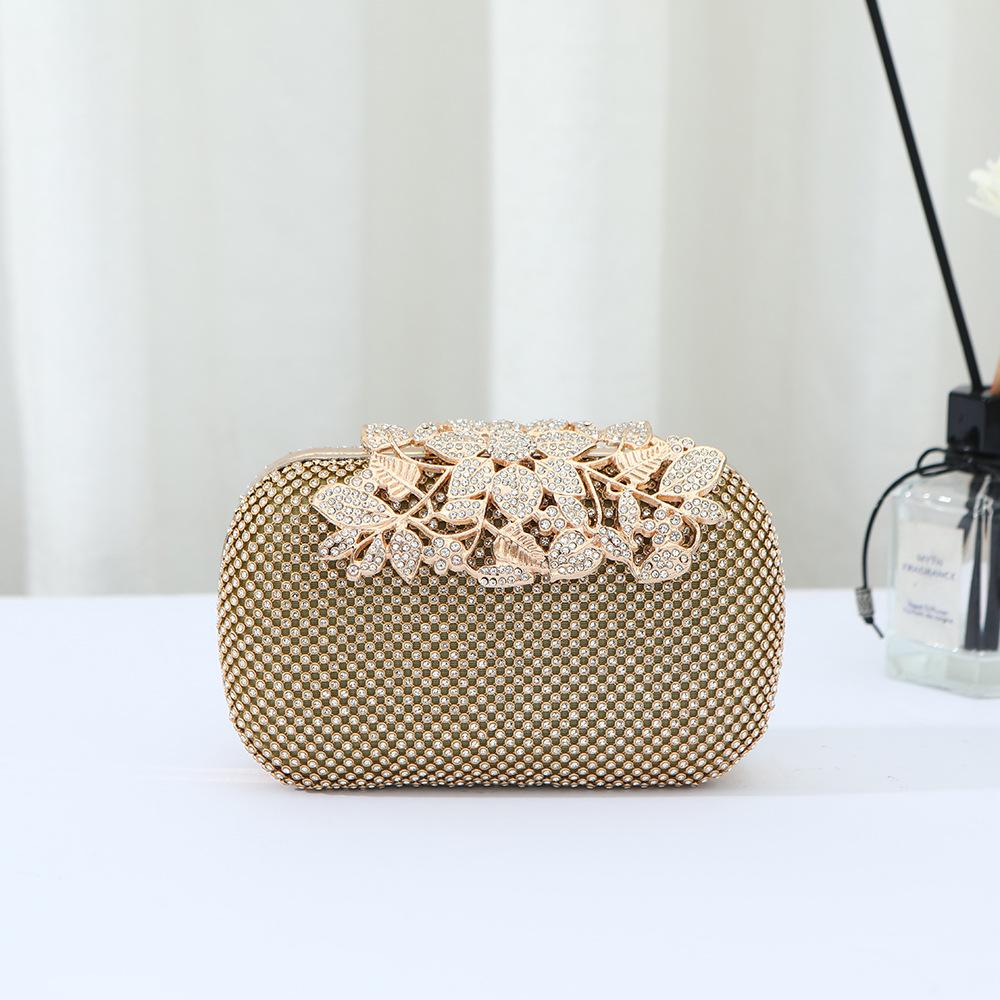 Women's Versatile Large-Capacity Handbag with Inlaid Diamond Leaf Chain