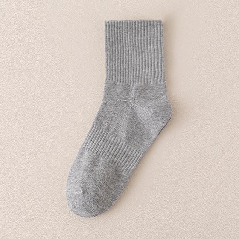 Męskie bawełniane skarpetki sportowe do połowy łydki, czarno-białe, na wiosnę/lato, modny długi styl ze ściągaczem