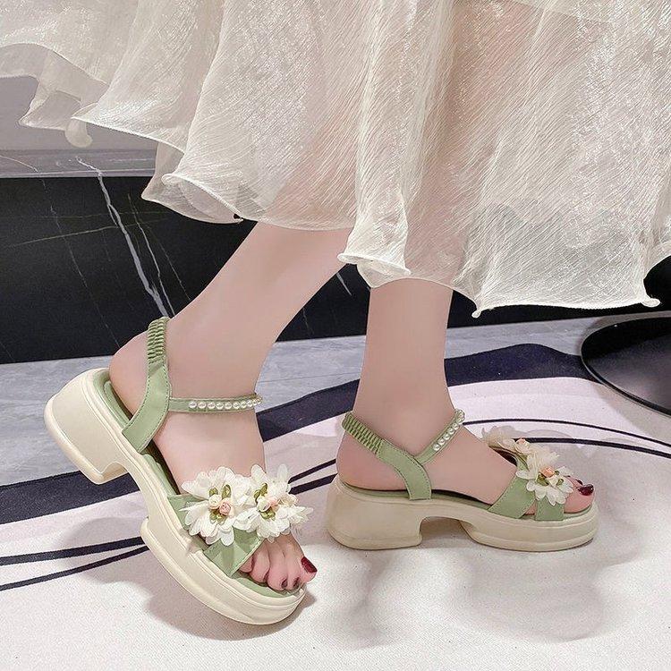 Fairy wind sandals female skirt 2025 new summer muffin platform flower beach shoes Internet celebrity Roman shoes tide