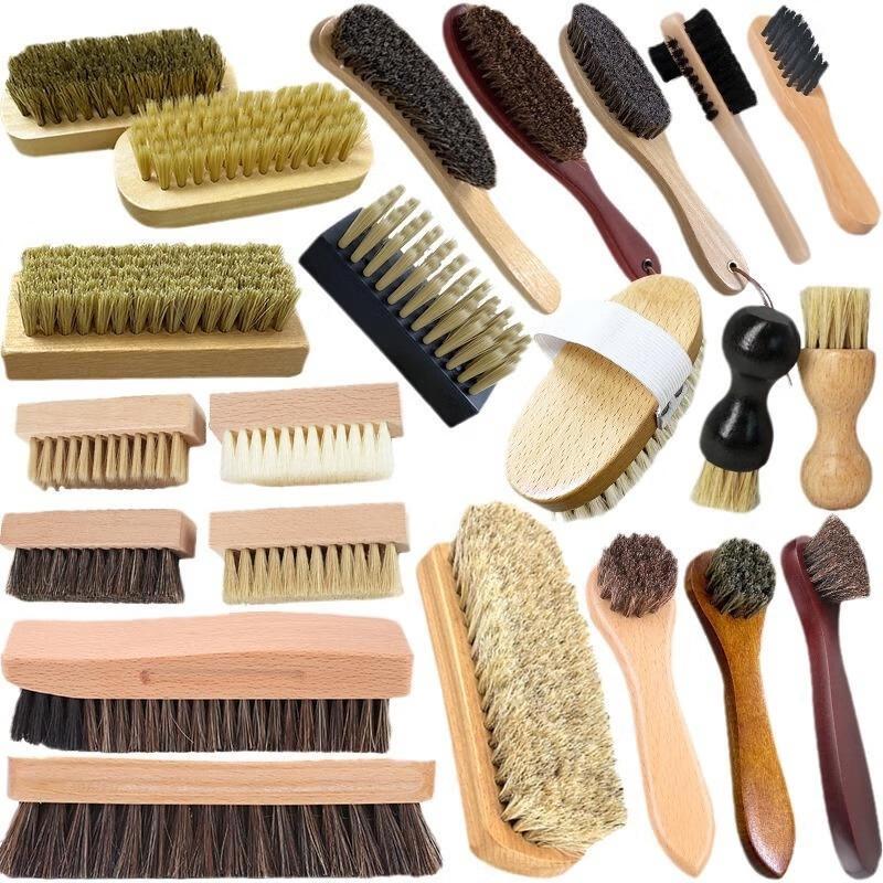 SEE KEAN Wooden Handle Horsehair Shoe Brush