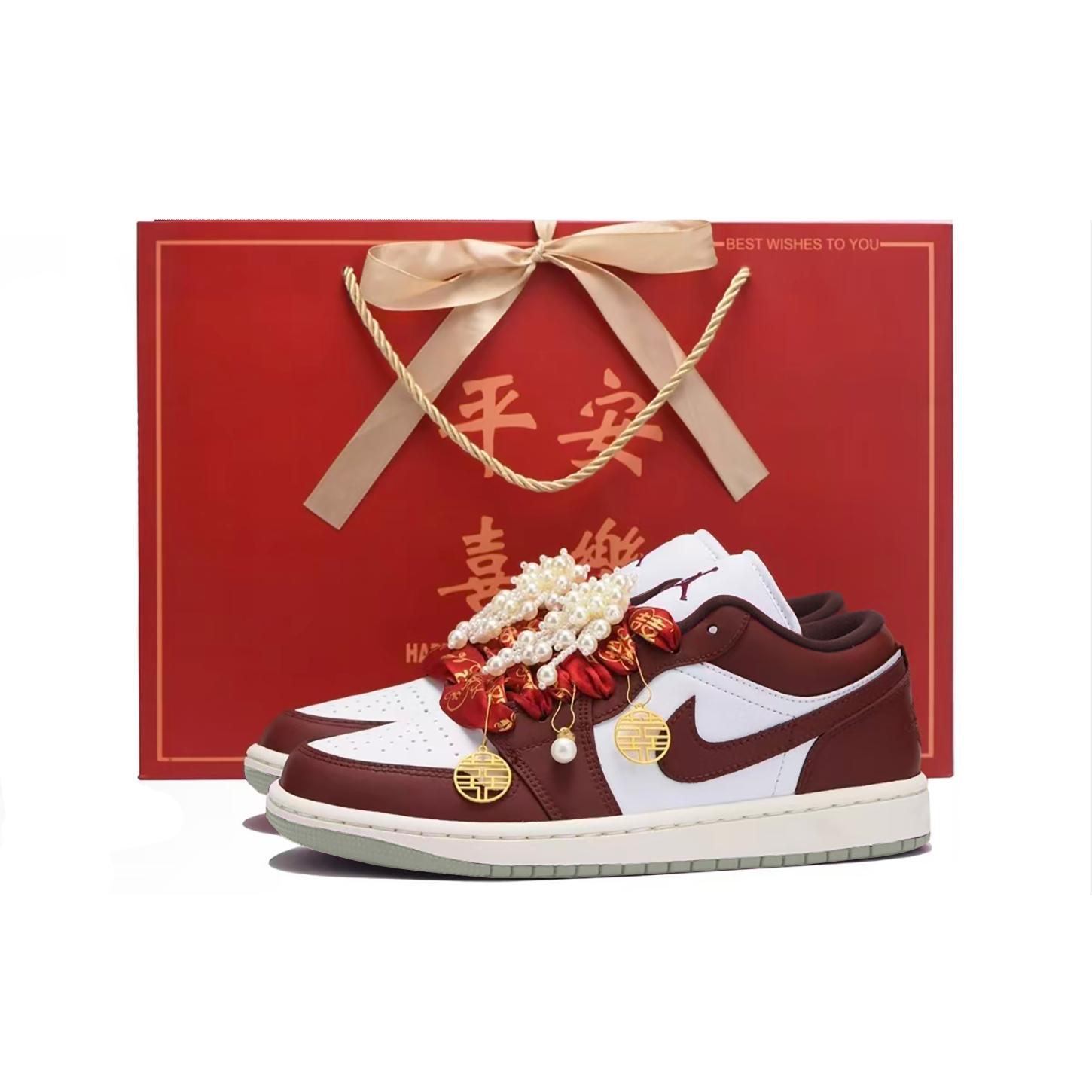 

Jordan Air Jordan 1 Cushioning Abrasion Resistant Coverage Low top Vintage Basketball Shoes Unisex White Red 553560-133(Team59-) 44.5