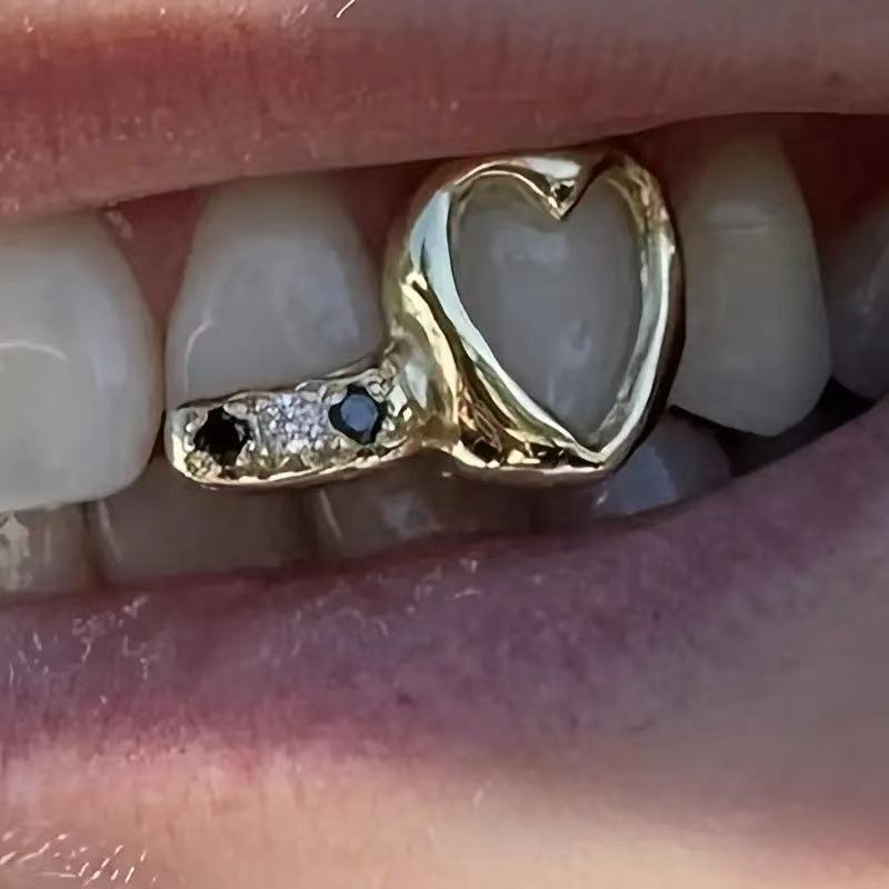 Two-Tone Heart Hollow-Out Zircon Gold Tooth – Hip-Hop Street Style Jewelry