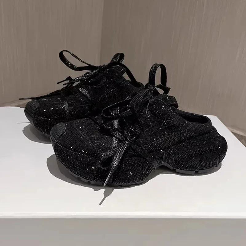 

Модные женские туфли на платформе с кристаллами и открытой пяткой на каблуке Дизайнерские туфли на плоской подошве Женские туфли-мюли на шнуровке 2024 года Новое осеннее платье Женские туфли Chaussures 40 чёрный