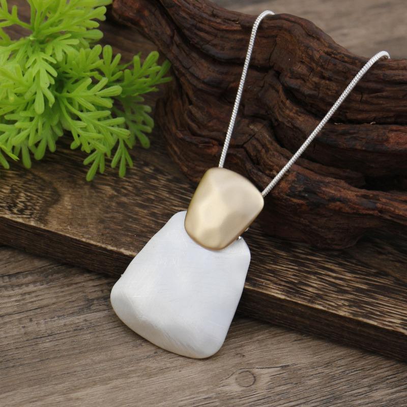 New Brushed Geometric Square Pendant, Women's Creative High-end Irregular Brushed Square Neck Necklace