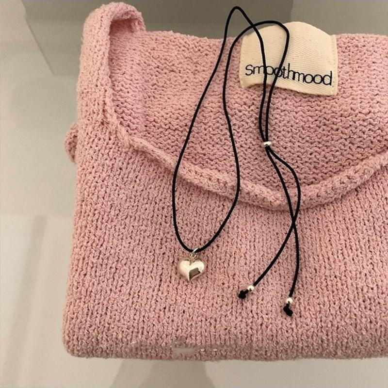 Fashion Trend Niche Sense Love Pendant Collarbone Chain Temperament Simple Cold Wind Adjustable Black Rope Necklace