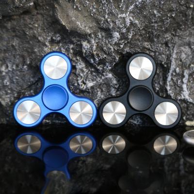 Edelstahl Fidget Spinner | Dreiblättriger Metall EDC Fidget Spinner | Spielzeug zur Linderung bei Autismus/ADHS für Erwachsene | Geschenk für Männer